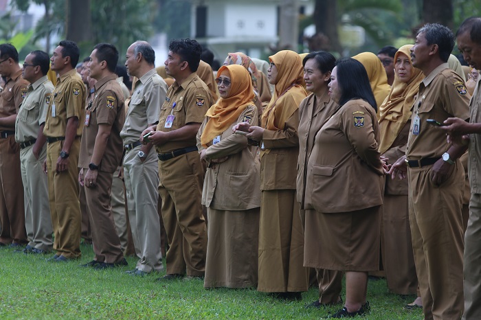 Belakangan jagat media sosial dihebohkan kabar gaji Pegawai Negeri Sipil (PNS) se-Indonesia bakal naik 16 persen pada 2025.