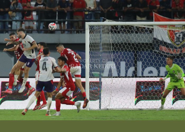 Persik Kediri vs Bali United.