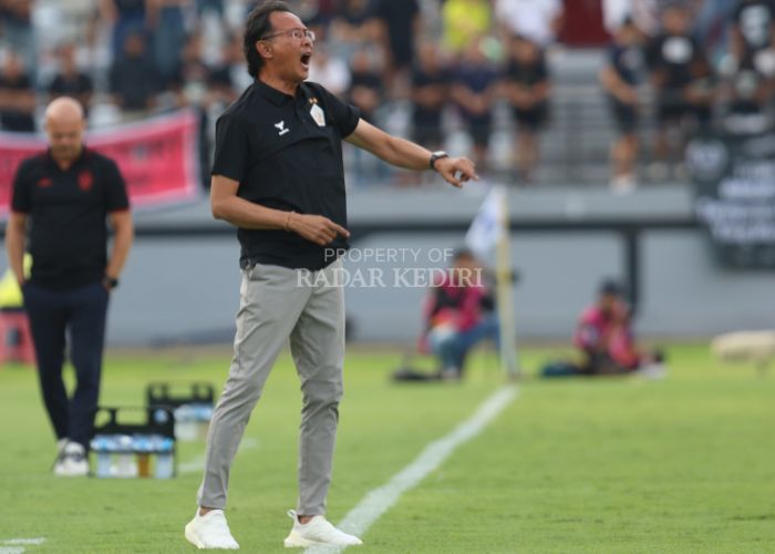 Head Coach Persik Kediri Ong Kim Swee.