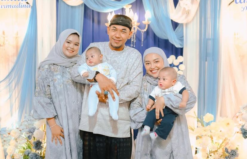 Anak kembar Mpok Alpa diberi nama istimewa, Raffi Ahmad Darmadina dan Raffa Ahmad Darmadina.