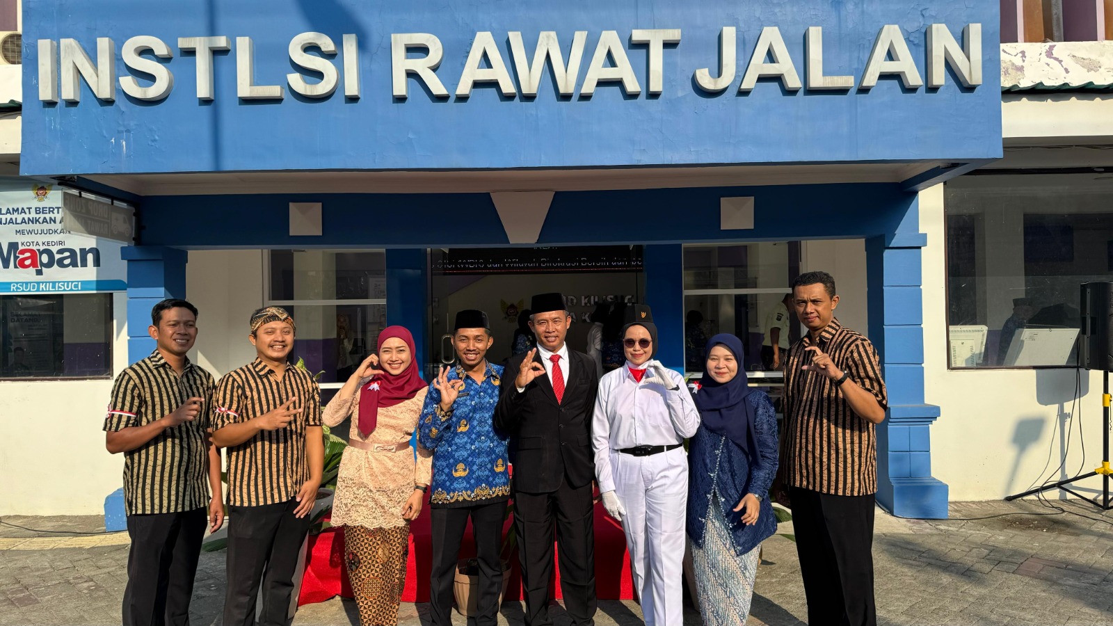 Rumah Sakit Umum Daerah (RSUD) Kilisuci menggelar upacara 17 Agustus, Minggu (17/8/2025).