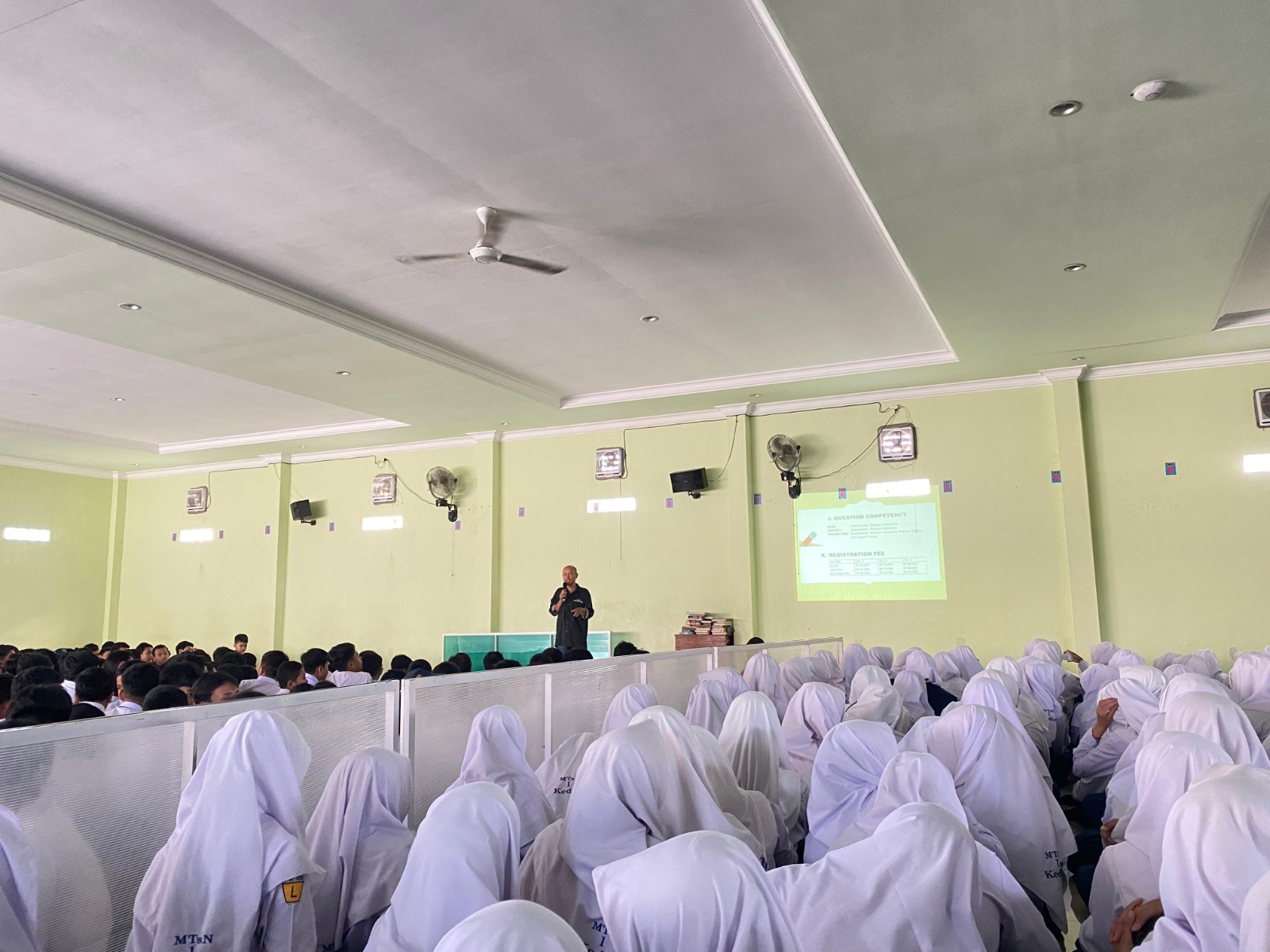 Pelajar dari salah satu sekolah mengikuti sosialisasi pelaksanaan KKA.