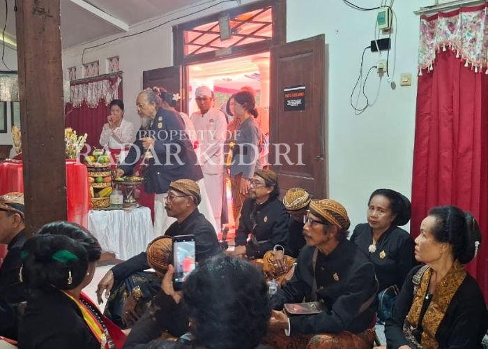 NASIONALISME: Komunitas di Dalem Pojok Wates mendoakan Indonesia agar bebas dari ancaman perang.