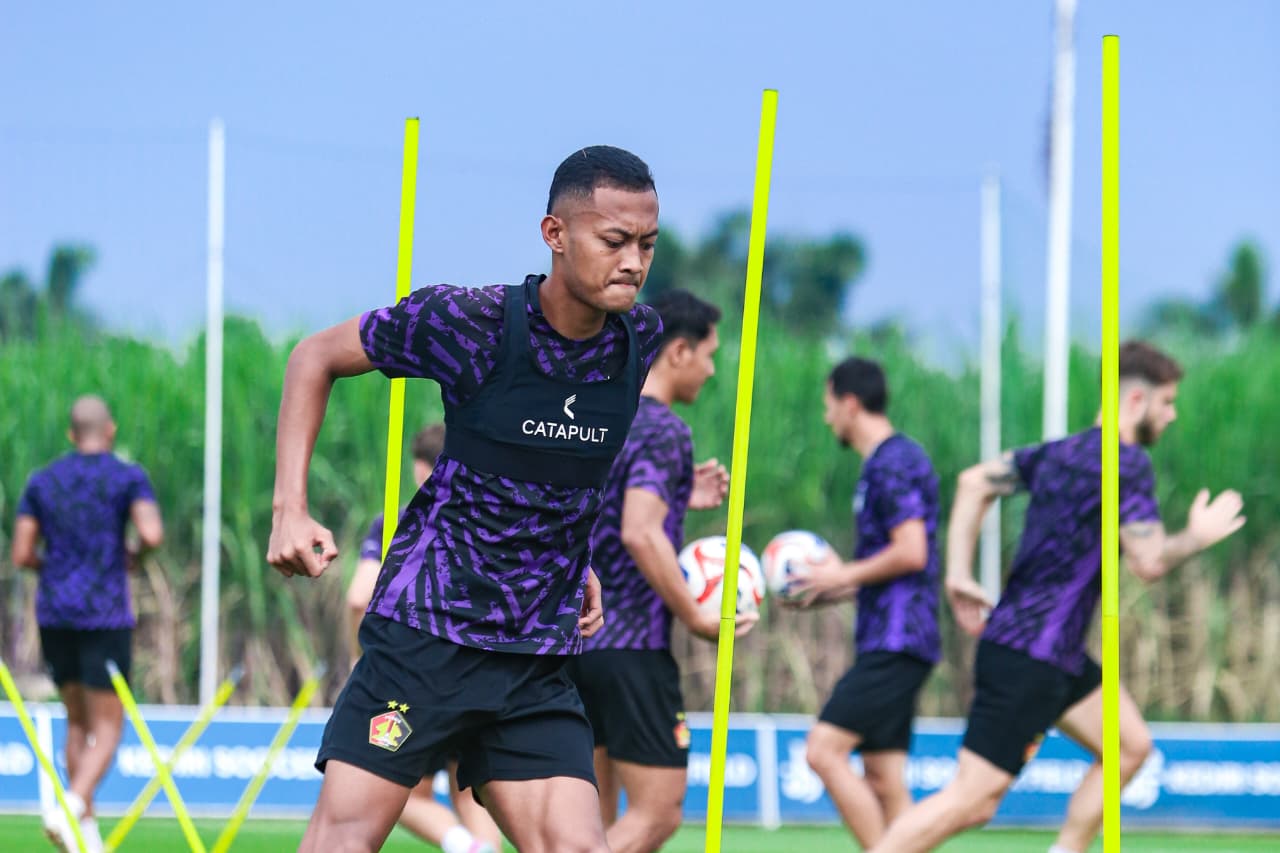 Rifqi Ray, pemain muda Persik Kediri yang juga anggota TNI.