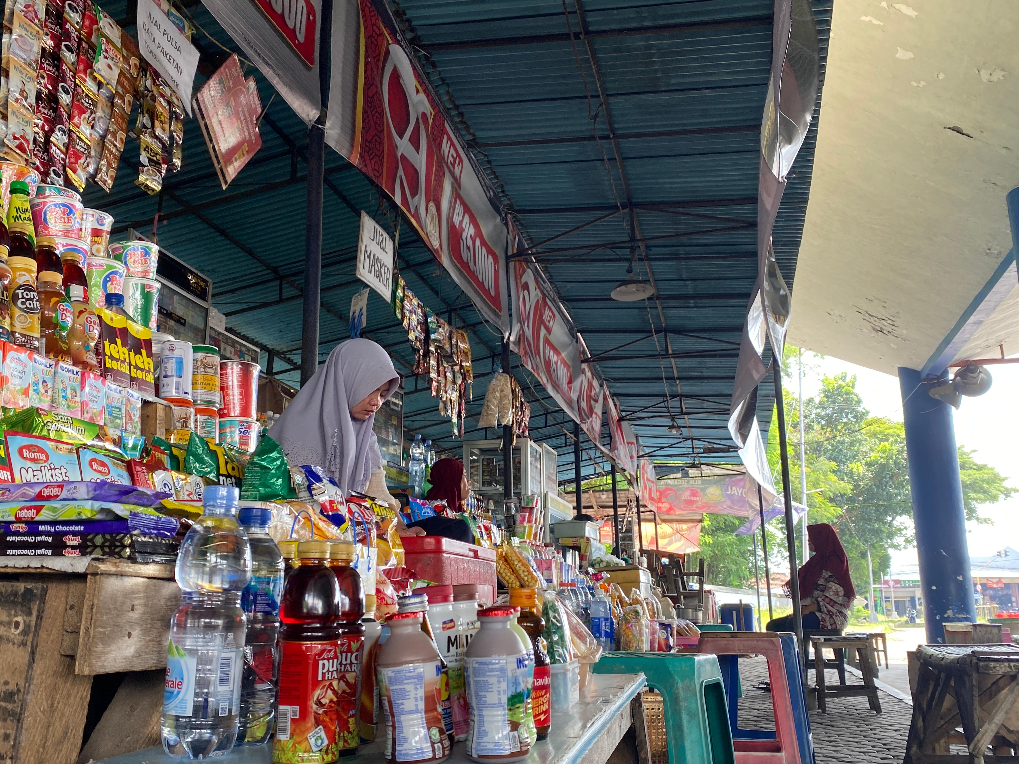 Salah satu fokus utama adalah sektor pedagang eceran, di mana omzet usaha memengaruhi kewajiban pajak yang harus dibayarkan.