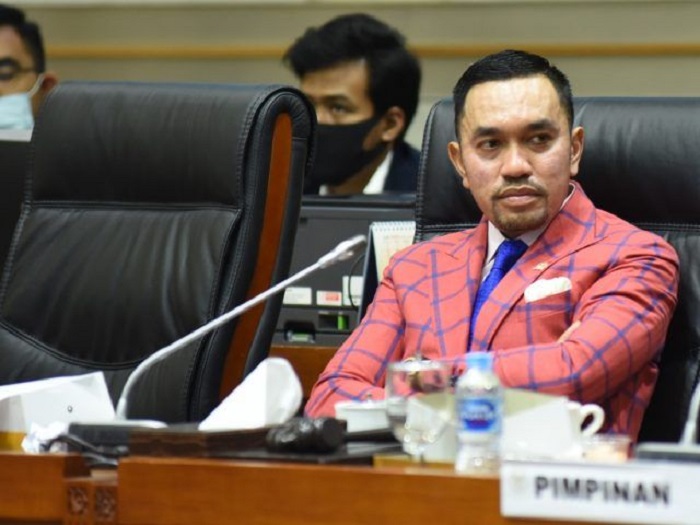 Wakil Ketua Komisi III DPR Ahmad Sahroni buka suara soal polemik tunjangan rumah Rp50 juta per bulan.