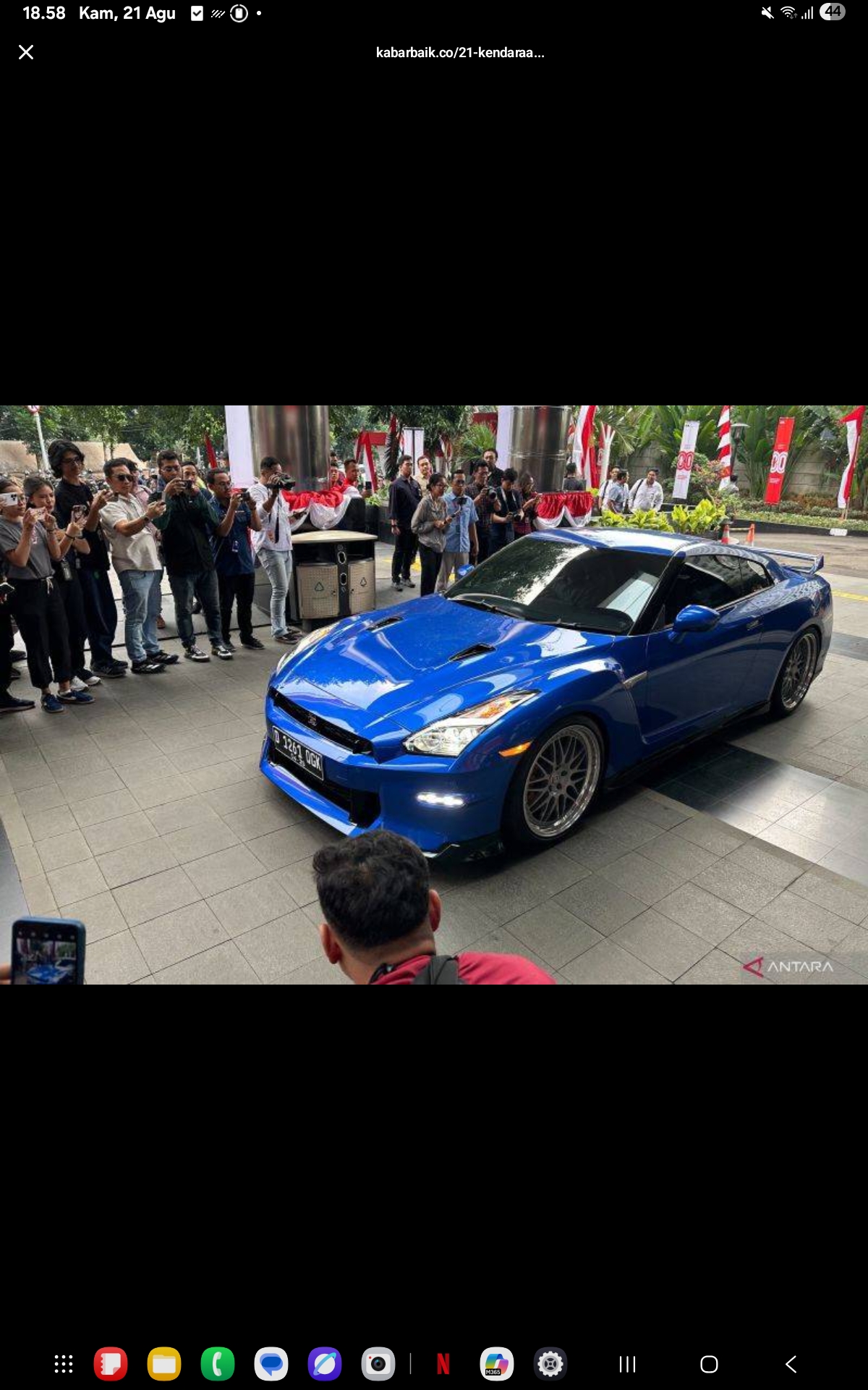 Mobil mewah Wamenaker yang disita KPK.