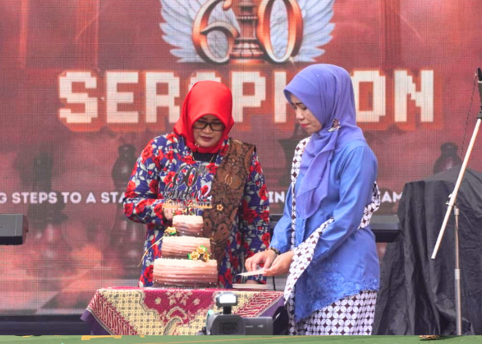Kepala SMKN 2 Kediri Nikmatus Sahadah, S.Pd., M.Pd.