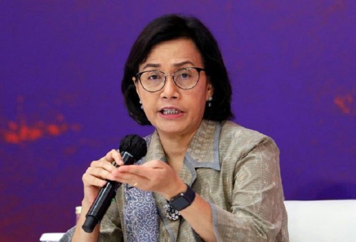 Menkeu Sri Mulyani memberi gaji pensiunan PNS.