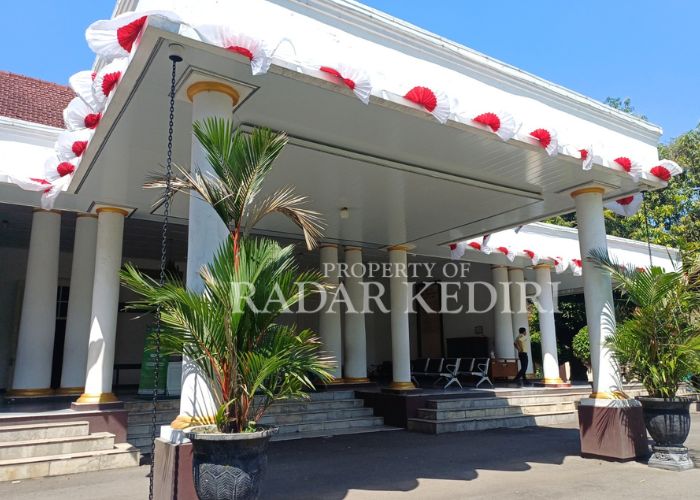 SAKSI SEJARAH: Kantor Bapenda Jawa Timur dulunya ada Gedung Karesidenan Kediri.
