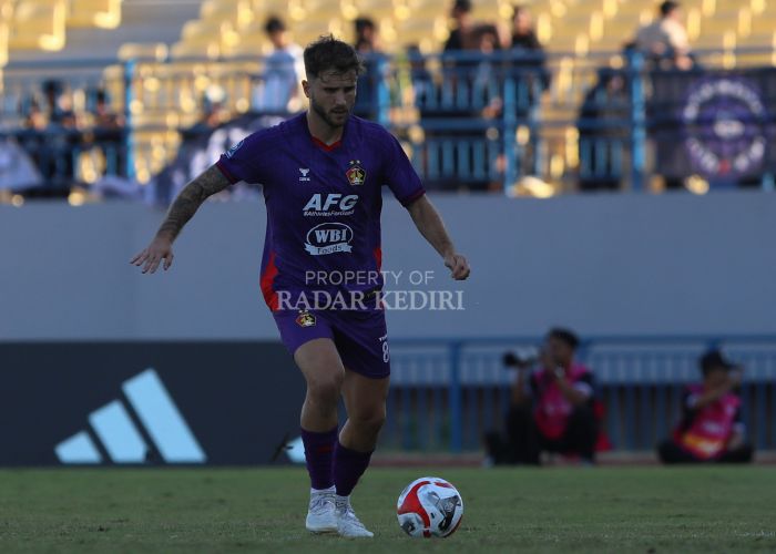 Telmo Castanheira, gelandang Persik Kediri.