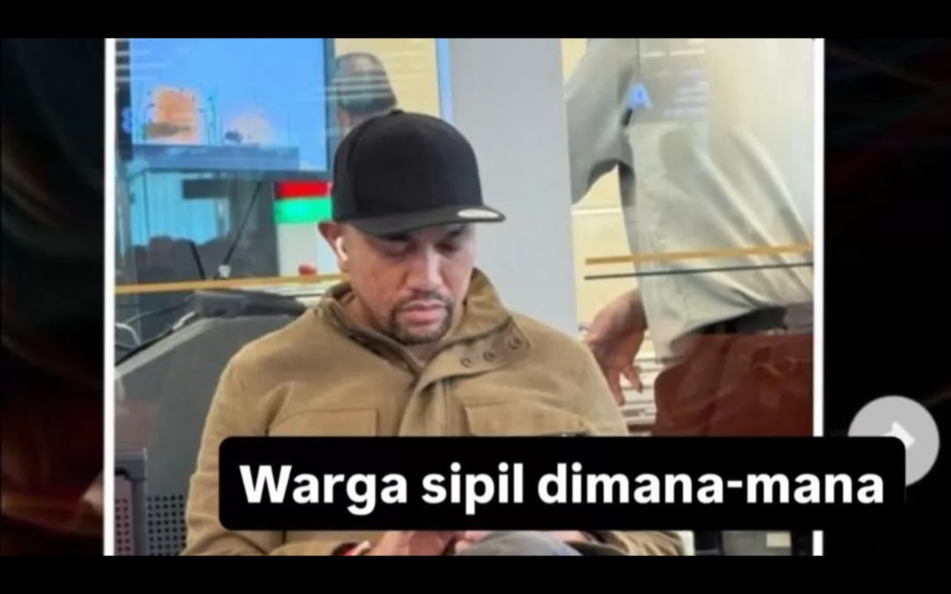 Ahmad Sahroni dikabarkan kabur ke Singapura.