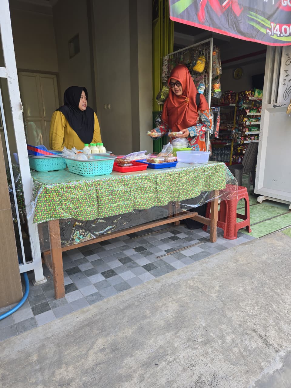 Reni Ramawati anggota DPRD Kabupaten Kediri turun langsung keluhan pelaku UMKM pada kegiatan reses