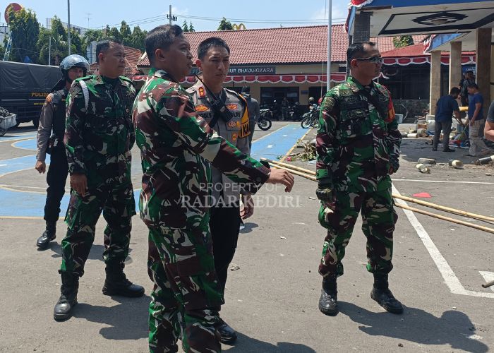 Kapolres AKBP Anggi berkoordinasi dengan Dandim Letkol Inf Ragil mengadakan patroli skala besar.