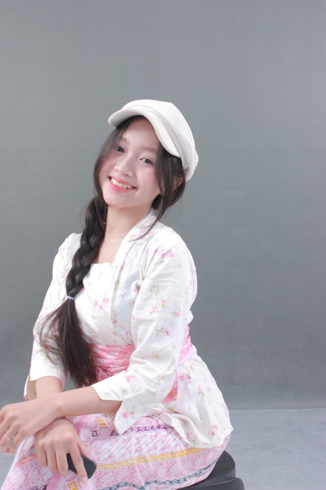 MULTITALENTA: Anggi, model muse asal Pare, Kediri.