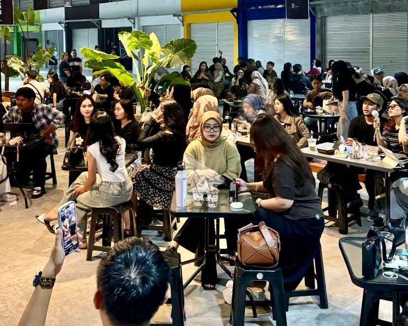 MEMBELUDAK: Kunjungan di Pasar Setonobetek meningkat dua kali lipat saat long weekend disbanding hari biasa.