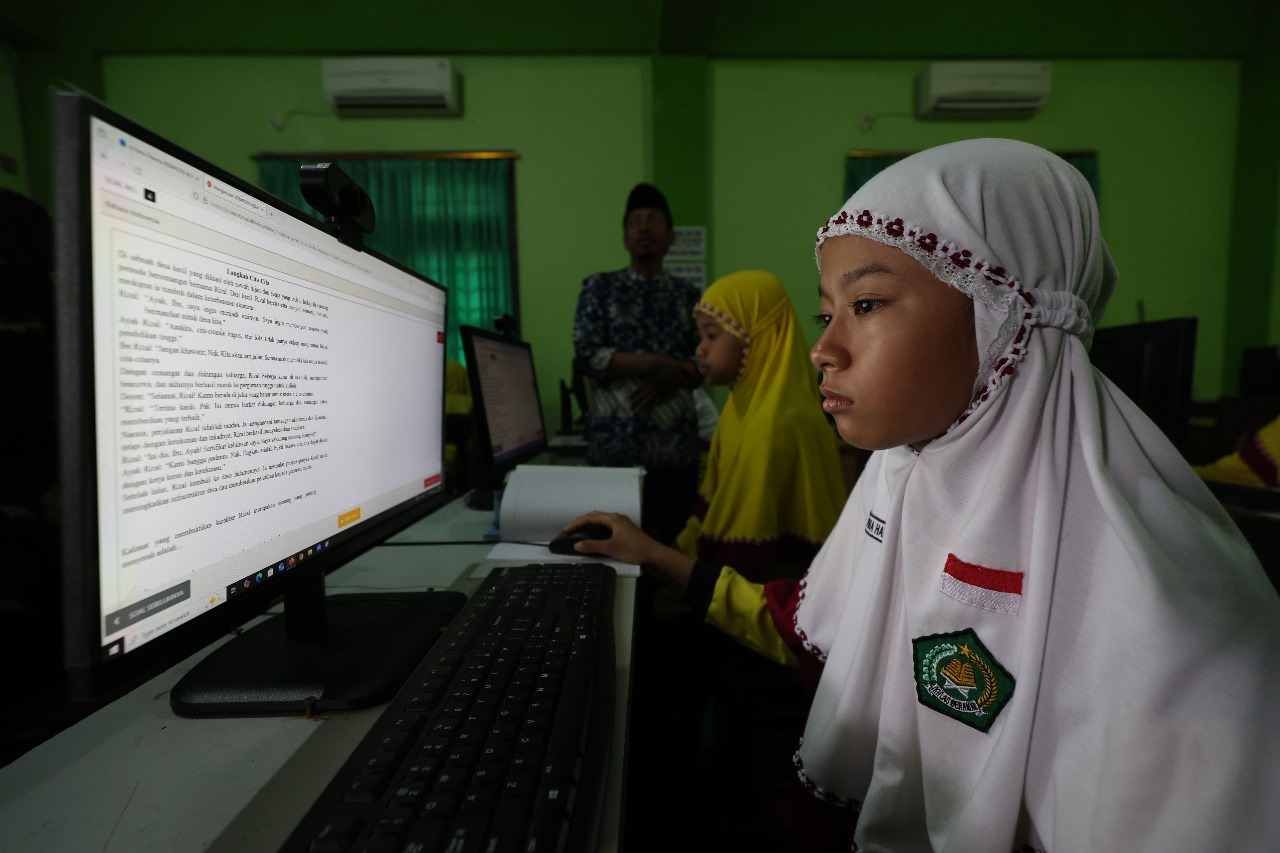 PENYISIHAN: Salah satu siswa yang telah mengikuti babak penyisihan KKA. Hari ini giliran peserta dari Region 2.