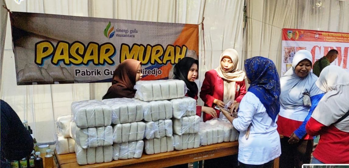 PG Ngadiredjo menggelar Pasar Murah dalam rangka menekan harga bahan pokok dan mendukung program Pemkab Kediri.
