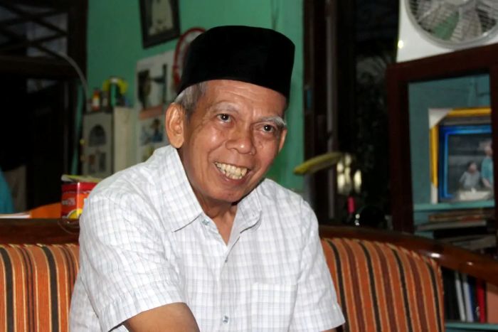 seorang santri bernama Kalend Osein.