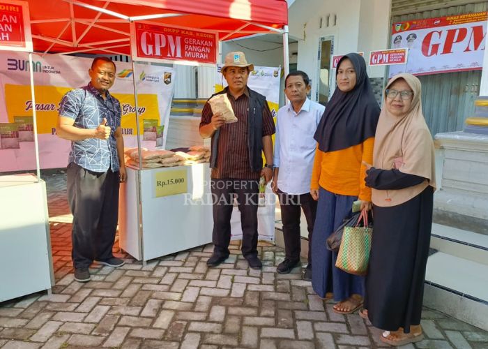 SINERGI: Jajaran PG Pesantren Baru berkomitmen ikut menyukseskan program Pemkot Kediri dengan mengadakan Gerakan Pangan Murah (GPM).