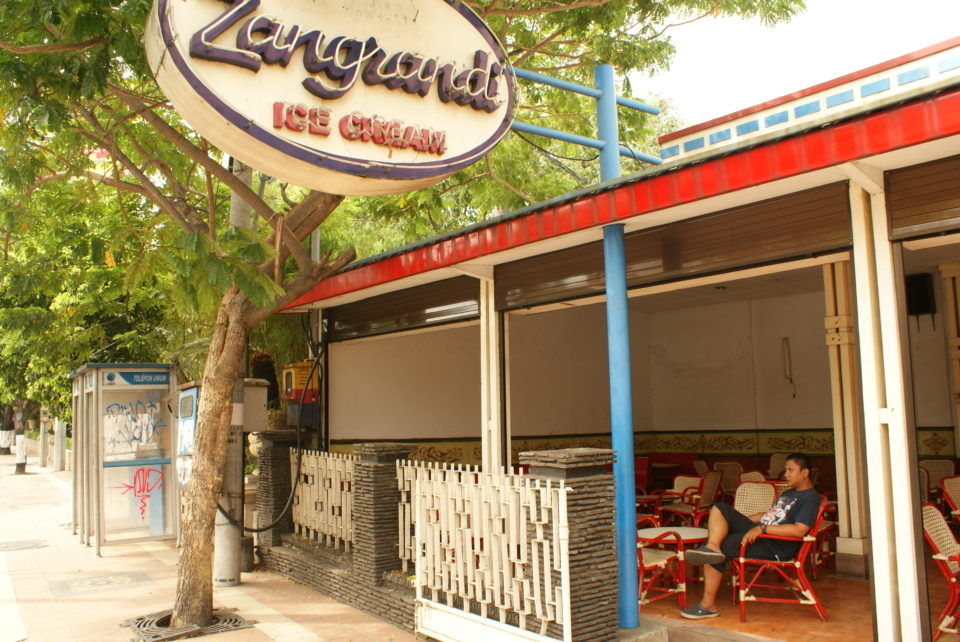 Kedai Es Krim Zangrandi Legendaris Surabaya