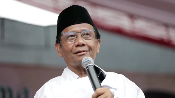 Mahfud MD diisukan masuk bursa menteri yang akan direshuffle Prabowo.