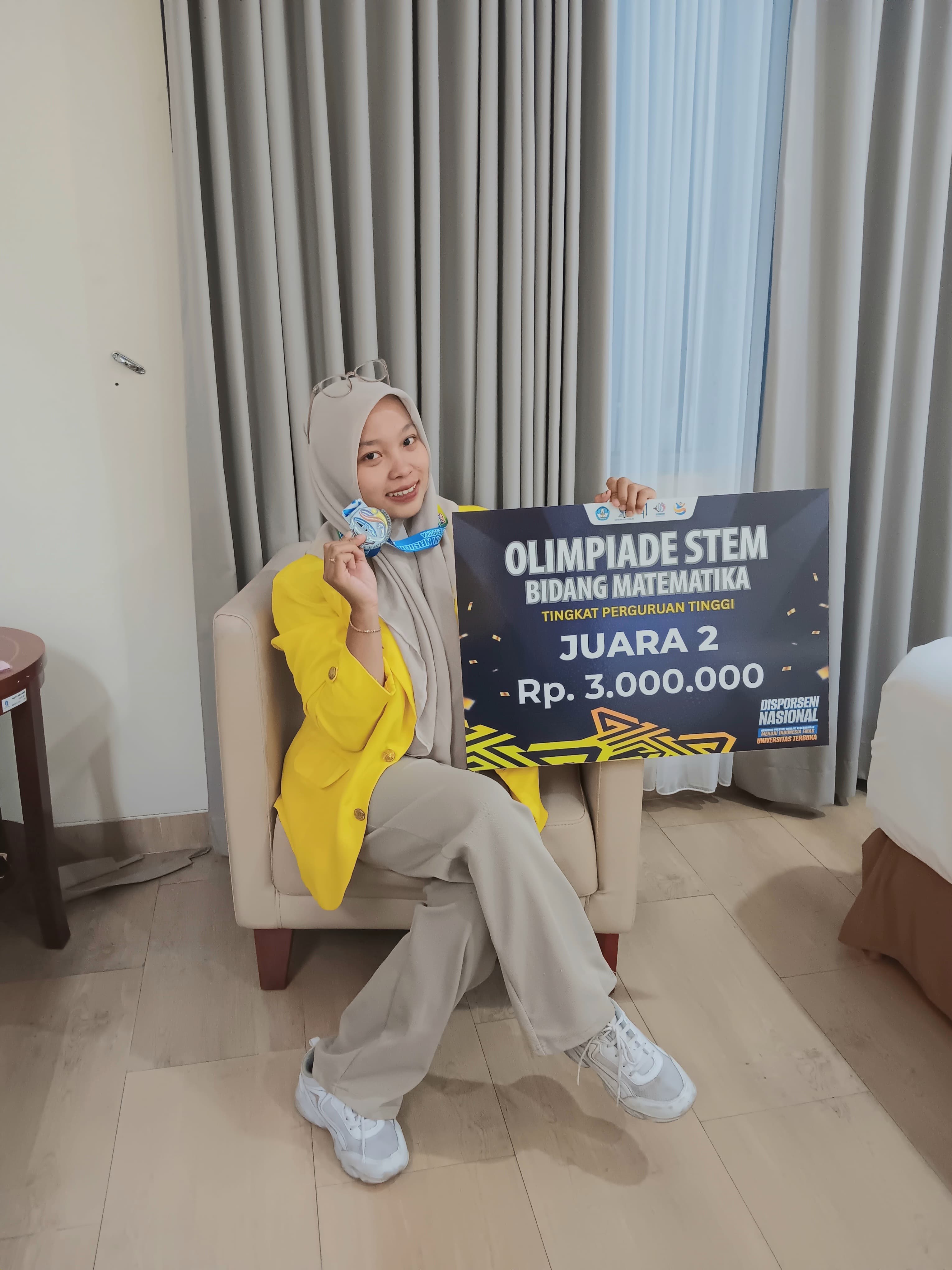 Anak Penjual Gorengan yang Raih Juara 2 Disporseni Nasional Bidang Sains