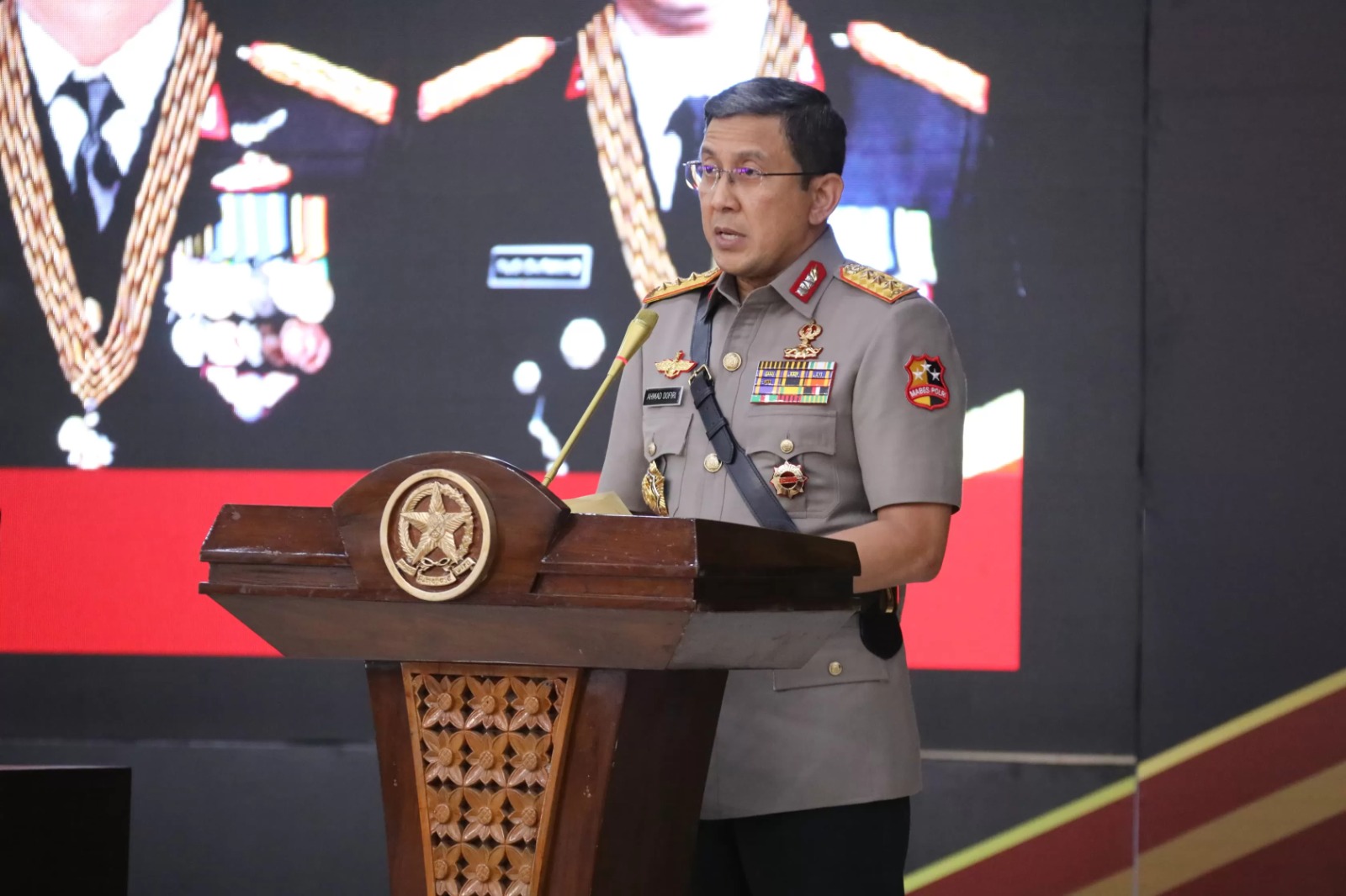 Jenderal (Purn) Ahmad Dofiri.