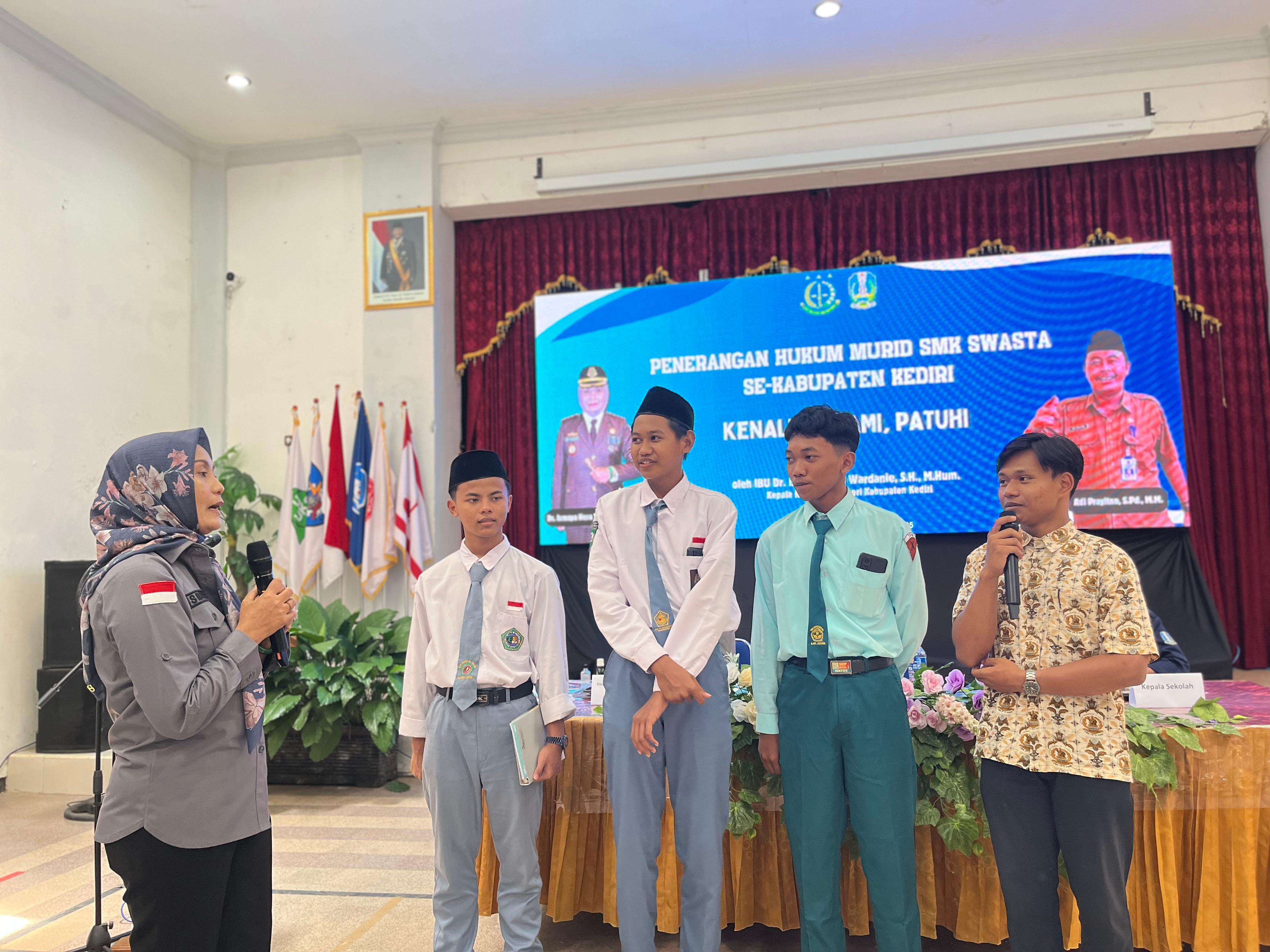 Cabdindik Jatim Wilayah Kediri Gandeng Kejaksaan Edukasi Hukum ke Siswa SMK Swasta se-Kabupaten Kediri