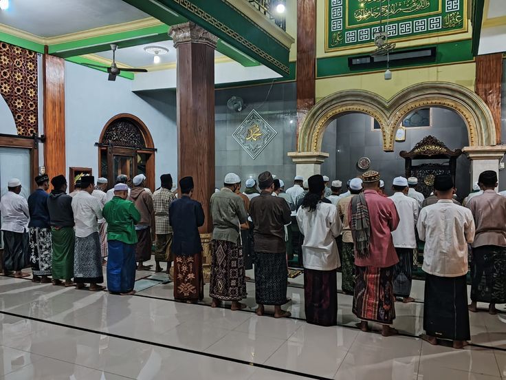  Ilustrasi salat berjamaah.