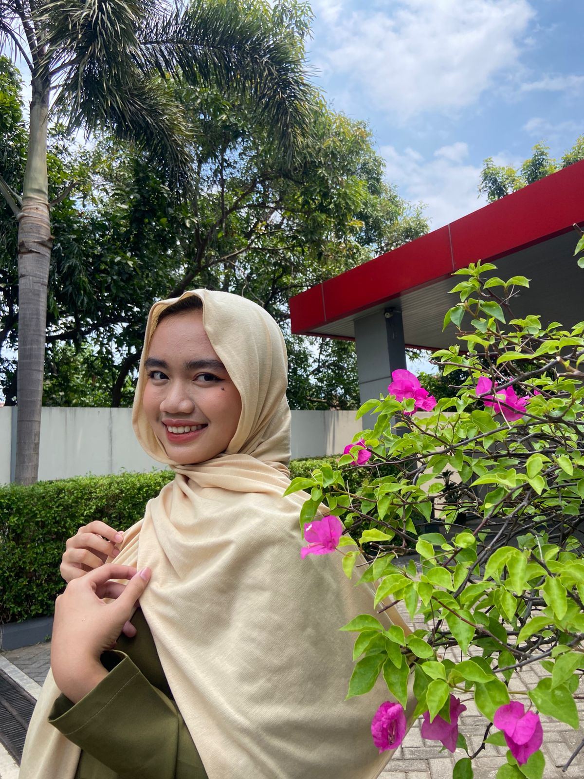 MLEYOT: Hijab Pashmina Kaus yang sedang ngetren.