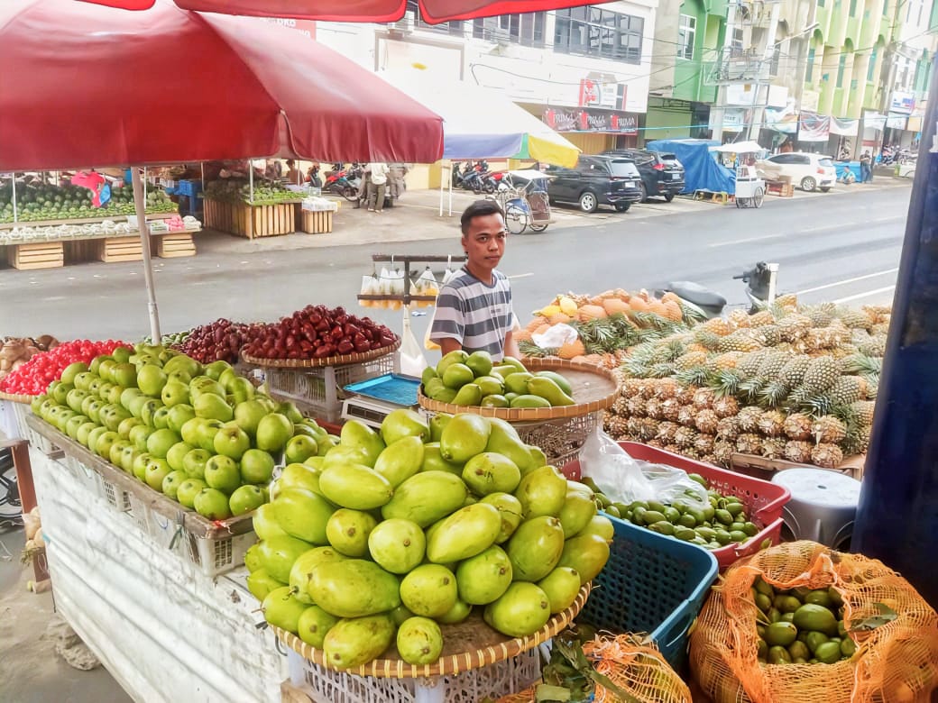 Manfaatkan KUR BRI, Pedagang Nanas Ini Sukses Kembangkan Produk Olahan yang Diminati Pasar