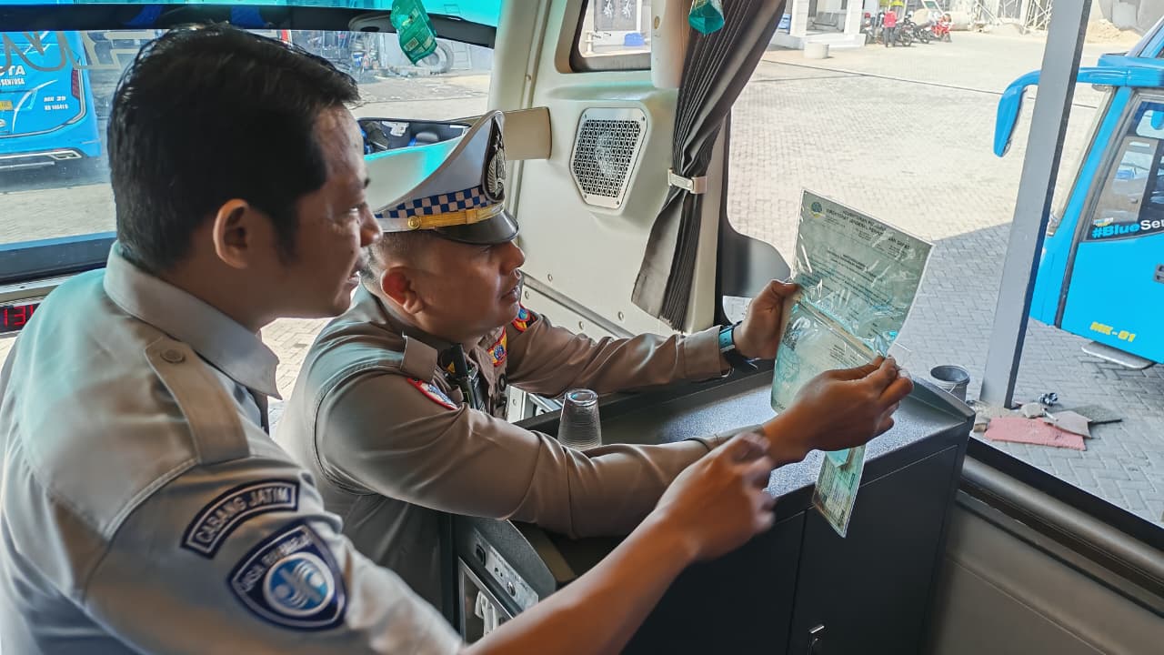 Langkah ini untuk mengantisipasi potensi kecelakaan lalu lintas, khususnya pada kendaraan angkutan wisata.
