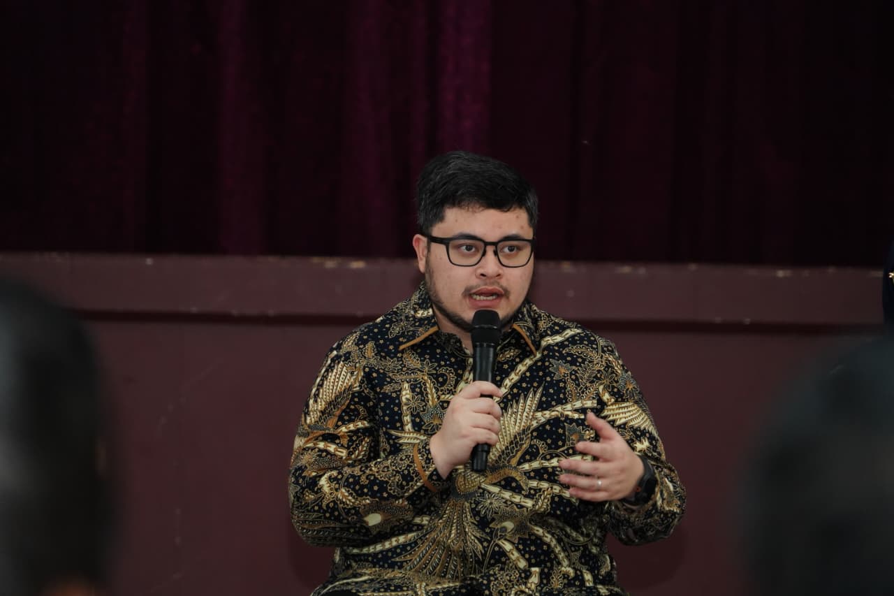 HARUS TEPAT SASARAN: Bupati Kediri Hanindhito Himawan Pramana menegaskan komitmennya untuk menyalurkan bantuan sosial agar beban masyarakat bisa lebih ringan. Dia meminta masyara