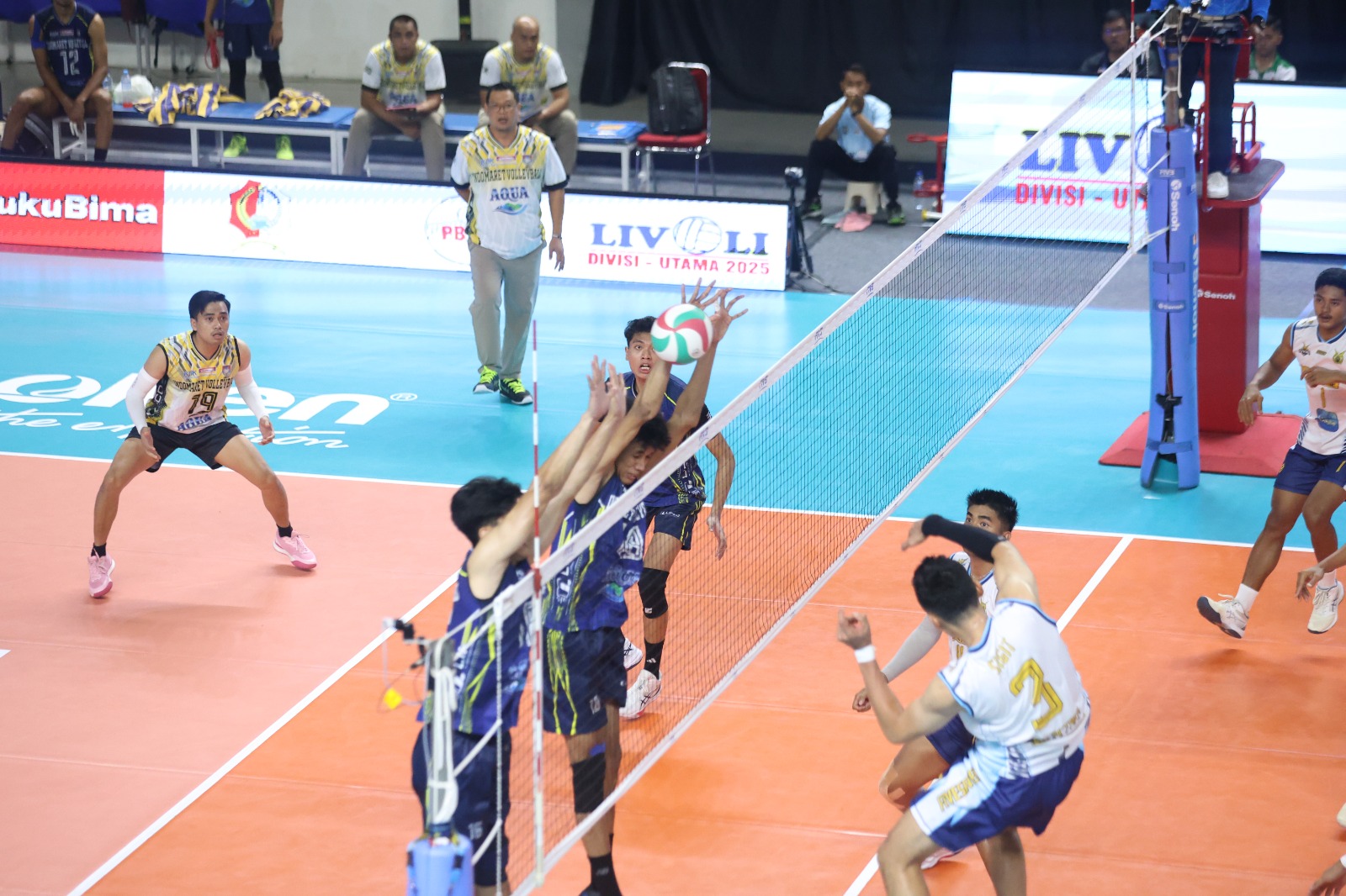 Sengit pertandingan Livol.
