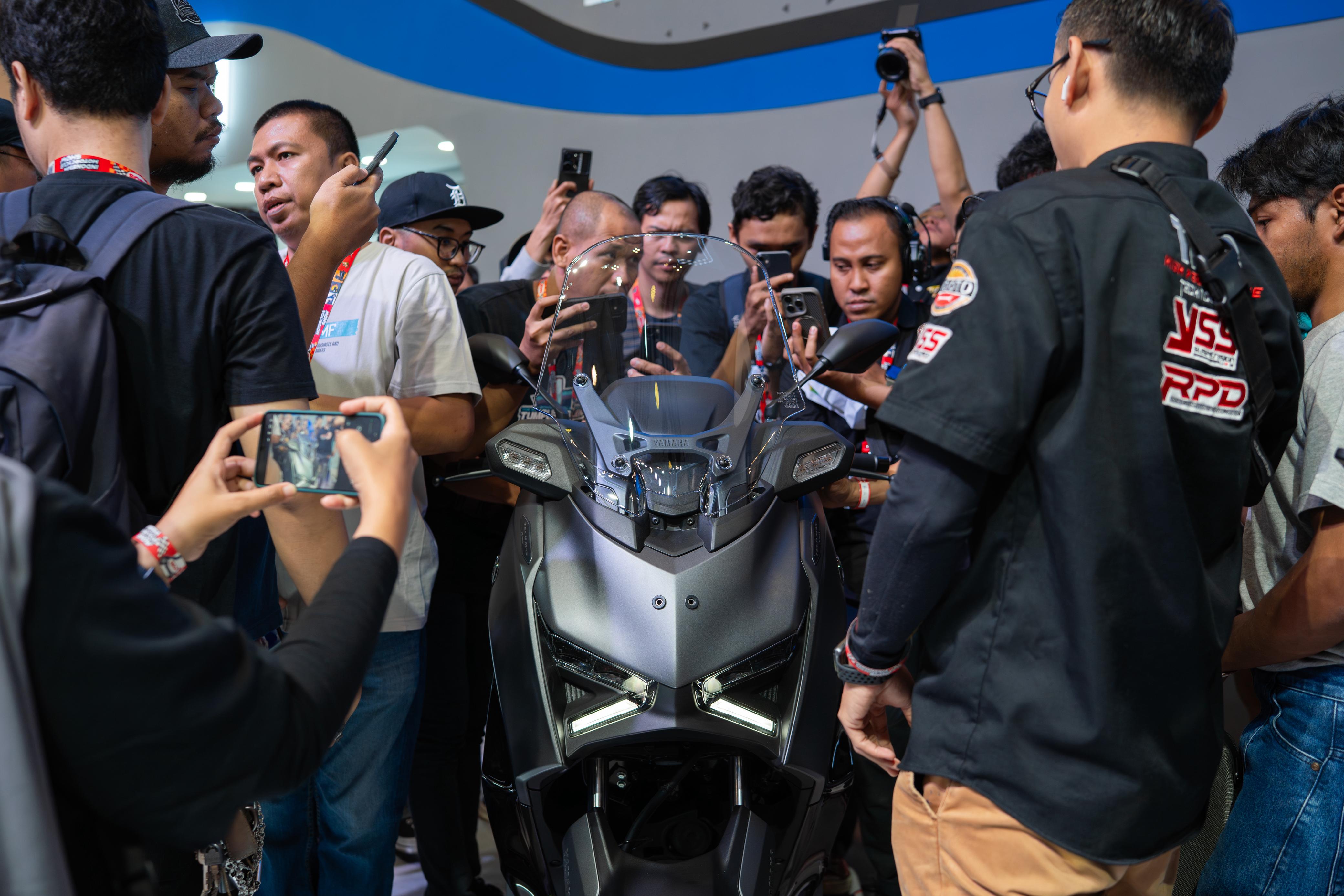 Yamaha Luncurkan XMAX Connected Tercanggih di IMOS 2025