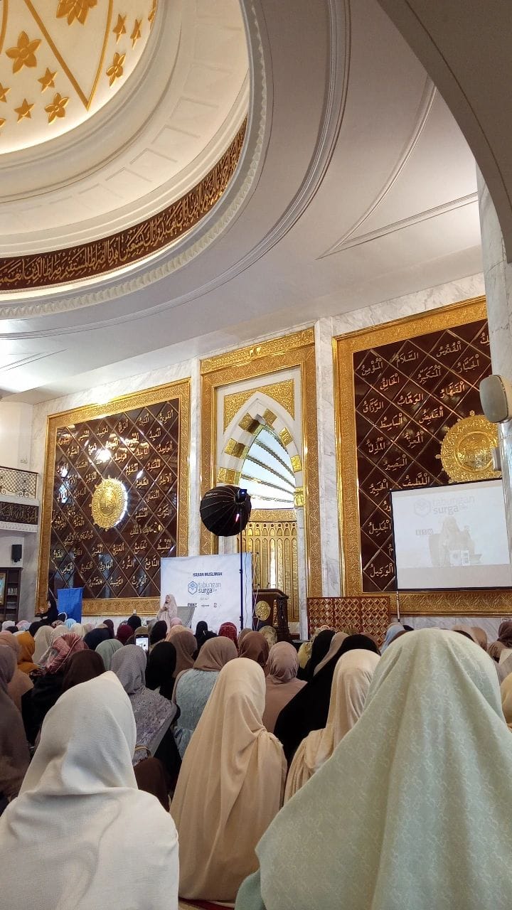 Ilustrasi wanita muslimah haid boleh ikut pengajian.