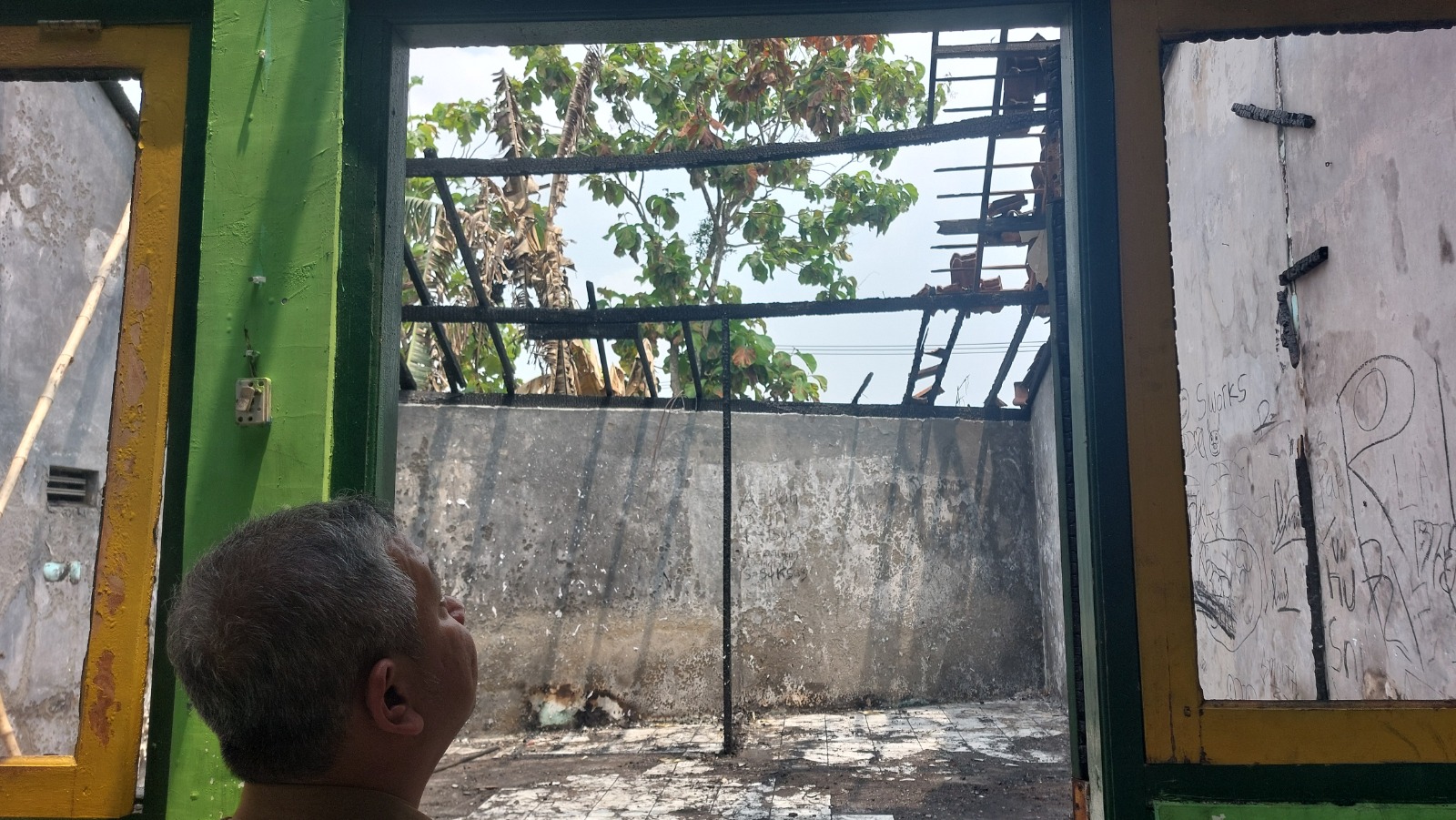 RUSAK: Ilustrasi SD Negeri Pelem 2 yang rusak karena terbakar pada November tahun lalu. Kini, ruangan tersebut telah diperbaiki.