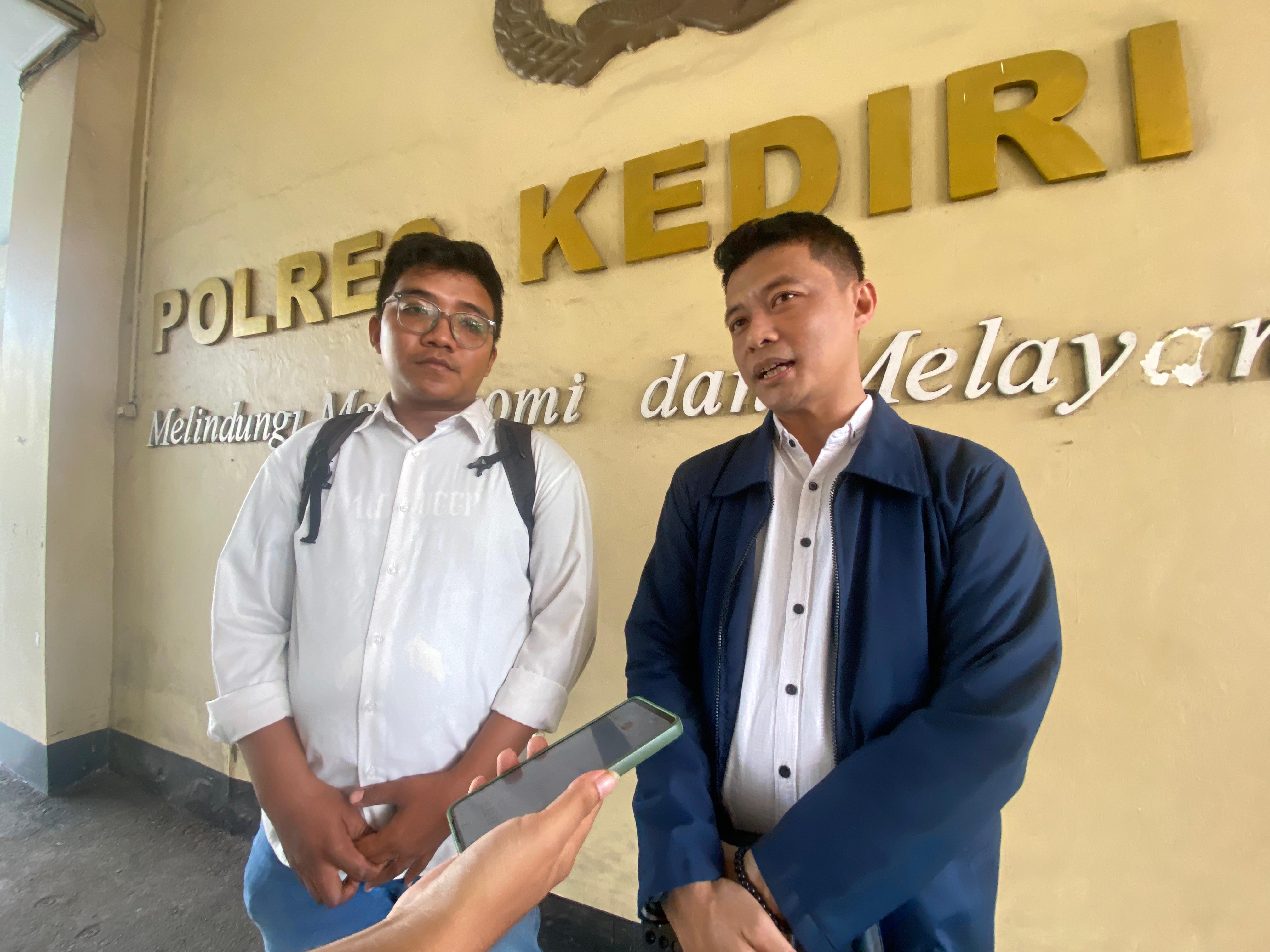 Anang Hartoyo selaku PH membenarkan jika kedatangannya ke Polres Kediri Kota untuk memberikan surat kuasa dari LBH Surabaya kepada AFY.