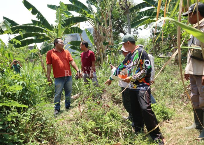 SIAP PAKAI: Tim dari Kementeraian PU melalui rekanan cek lokasi sekolah rakyat Kota Kediri.