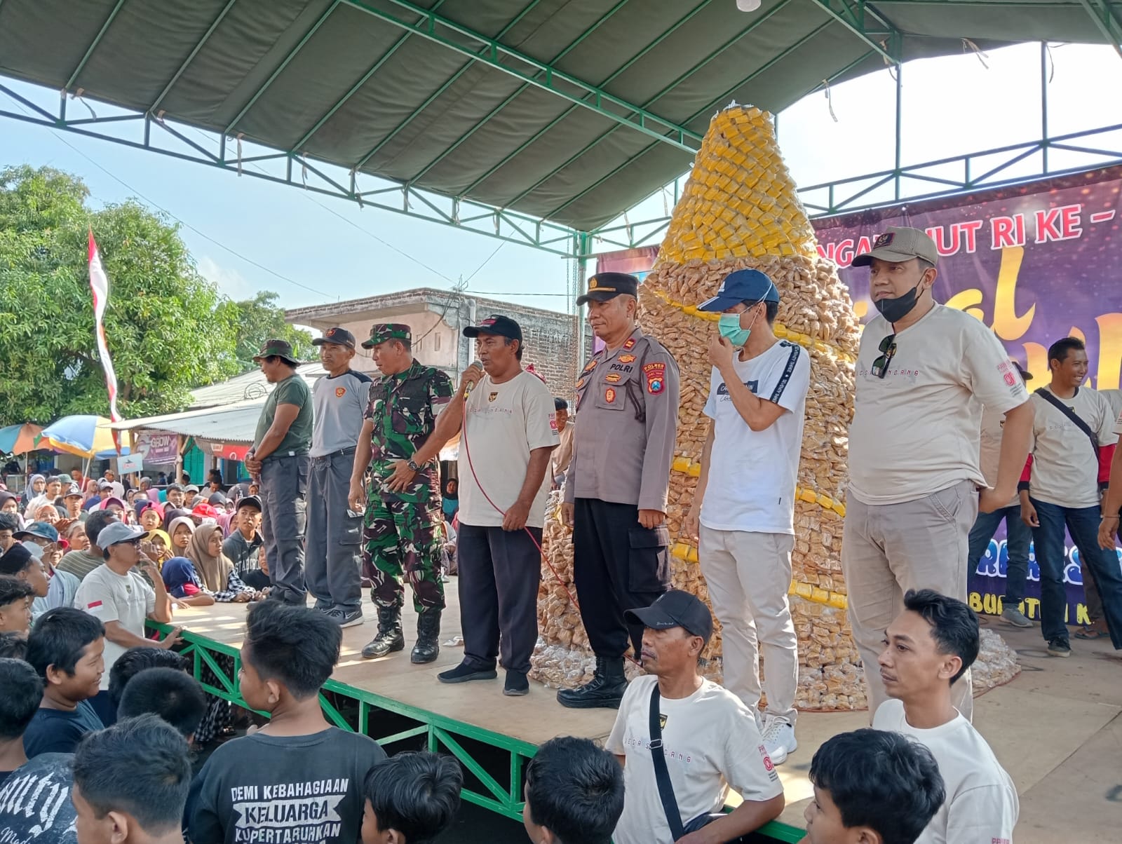 Setiap Agustus, desa yang dikenal sebagai sentra tahu ini selalu menggelar Festival Tahu.