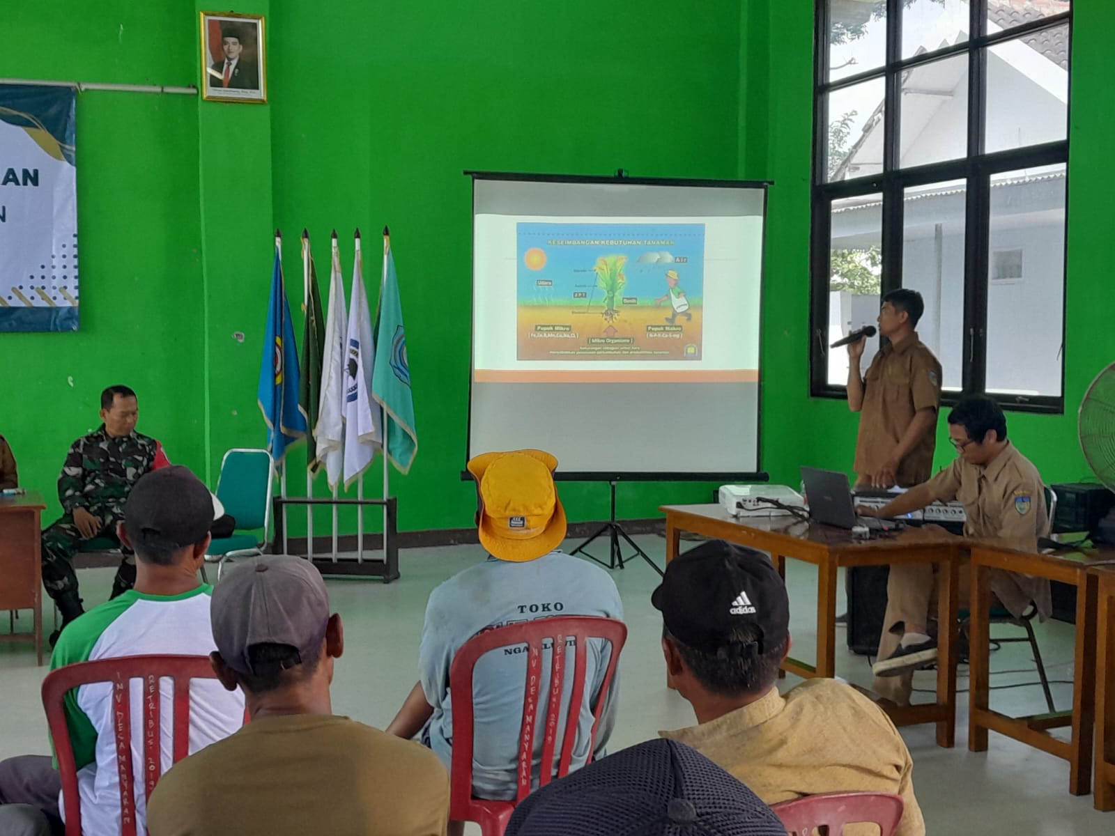 Sosialisasi pengolahan limbah pertanian dan peternakan (Diana Yunita Sari)