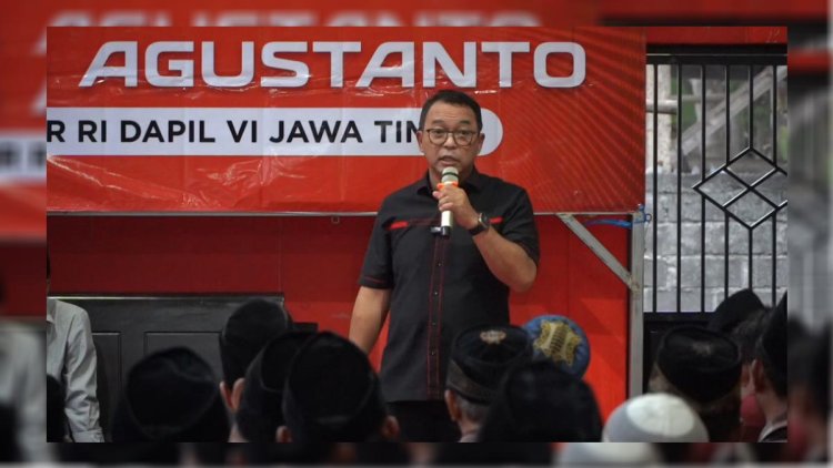 MASUK BURSA: Pulung Agustanto serap aspirasi warga.