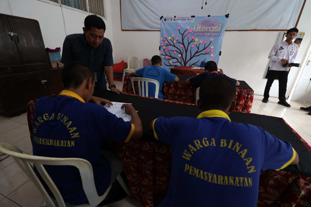 Siswa yang terpaksa ujian di lapas setelah jadi tersangka penjarahan.