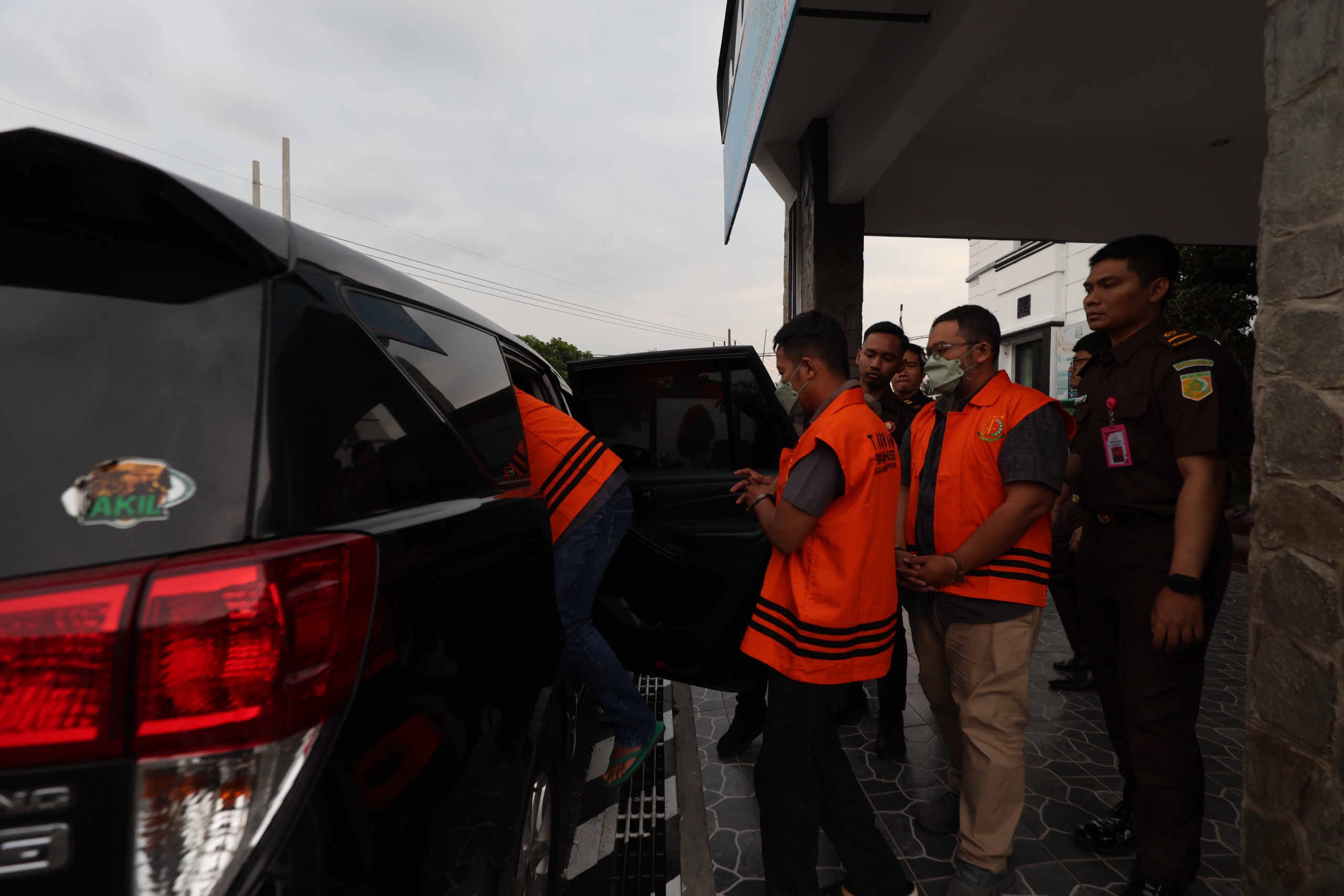 Tersangka kasus dugaan korupsi di BRI Pare.