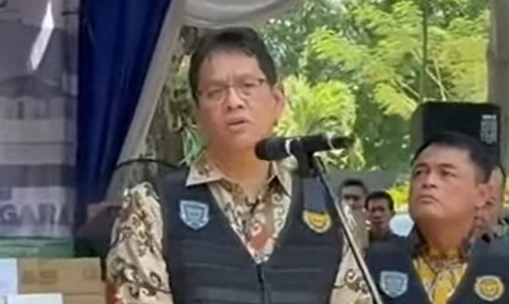 Menteri Keuangan Purbaya Yudhi Sadewa saat konferensi pers dei Gedung Keuangan Negara Surabaya (2/10)