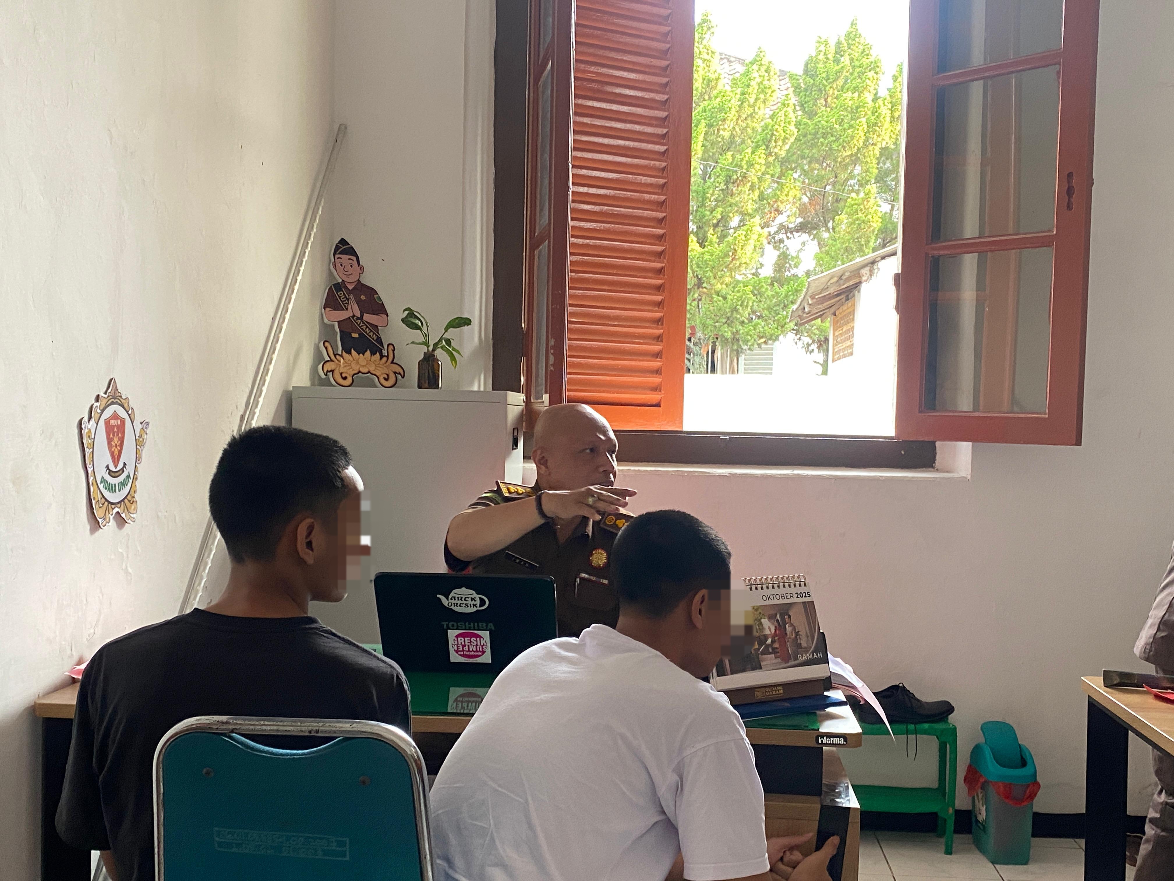 Tersangka pembacokan dilimpahkan ke Kejari Kota Kediri.