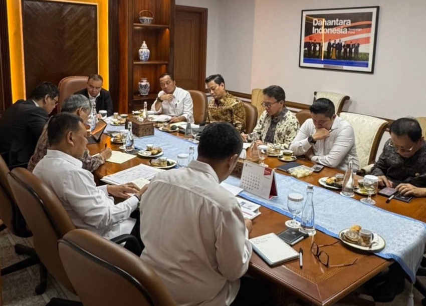 Seskab Teddy, Wakil Ketua DPR Sufmi Dasco Ahmad, hingga Menkeu Purbaya bertemu di  Jakarta
