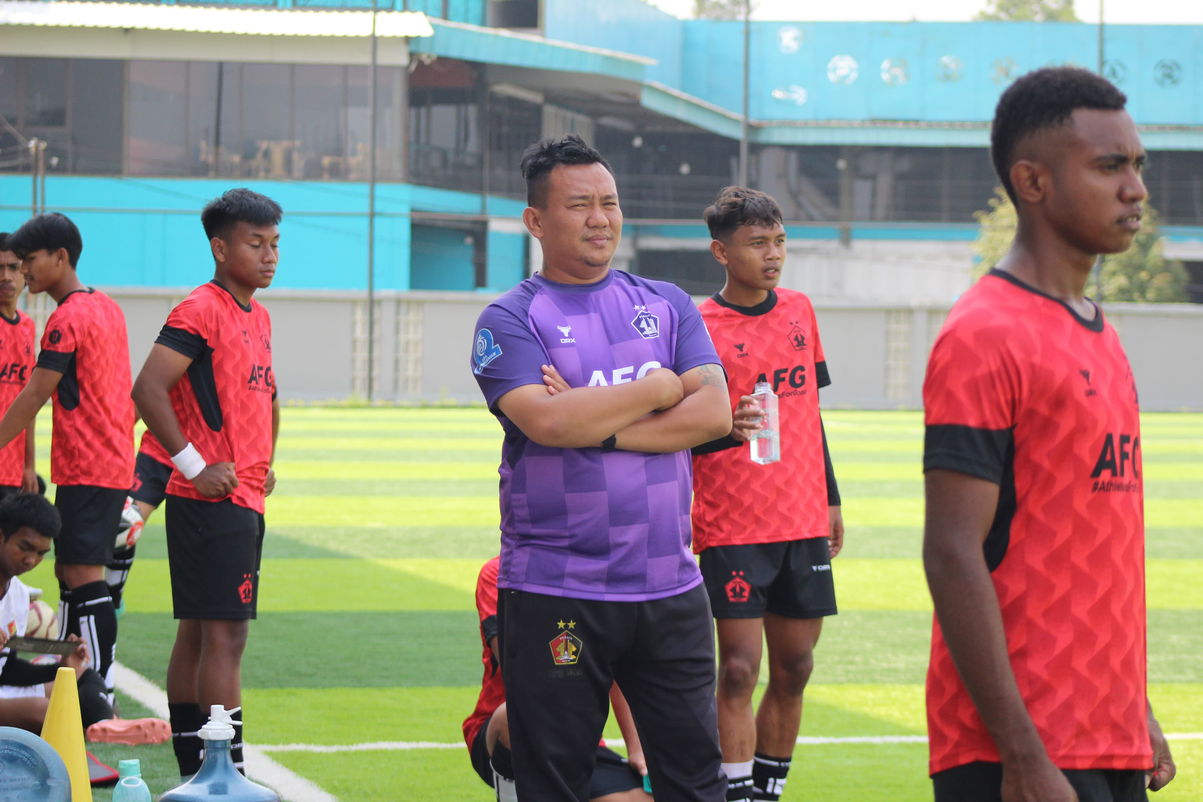Coach Okky Memimpin Squad Elit Pro-Academi (EPA) Persik Kediri U-20