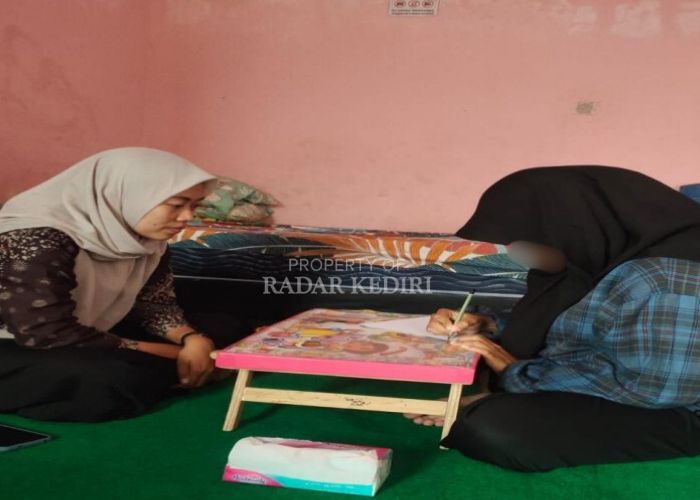 Pendampingan psikologis korban rudapaksa asal Mojoroto, Kota Kediri.